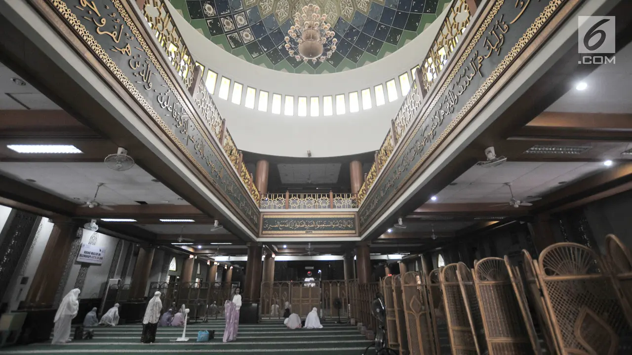 Mengunjungi Masjid Bersejarah Berusia 129 Tahun di Bekasi