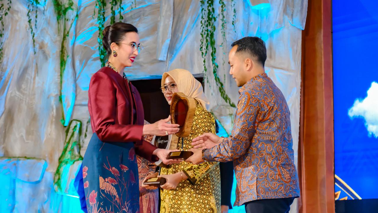 Menteri Pariwisata Hadiahi Wali Kota Solo 'Most Inspiring Tourism Leader