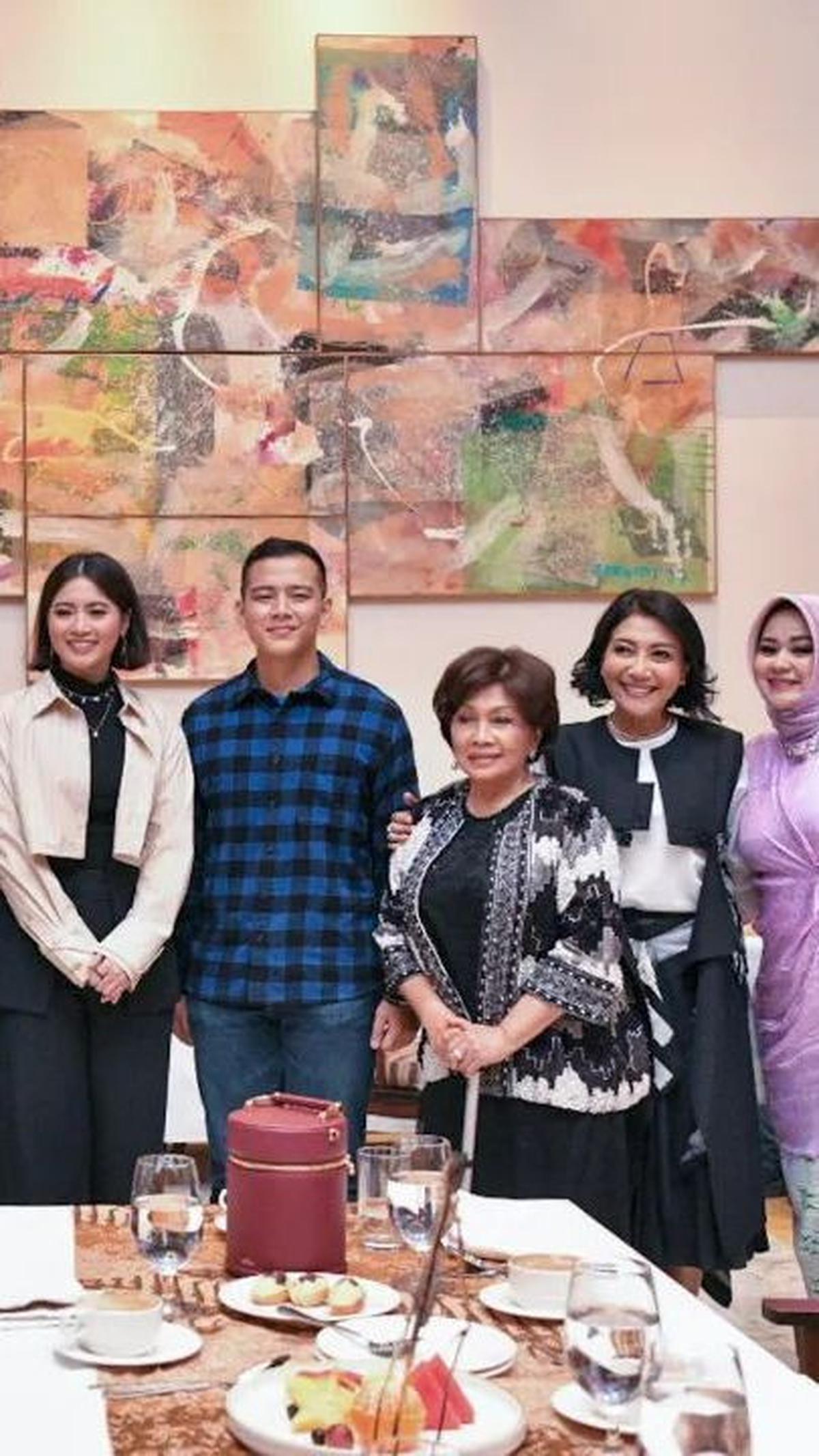Hafiz juga terlihat hadir dalam perayaan Wedding Anniversary Andika Perkasa dan Hetty Andika Perkasa, beberapa waktu lalu. <br>