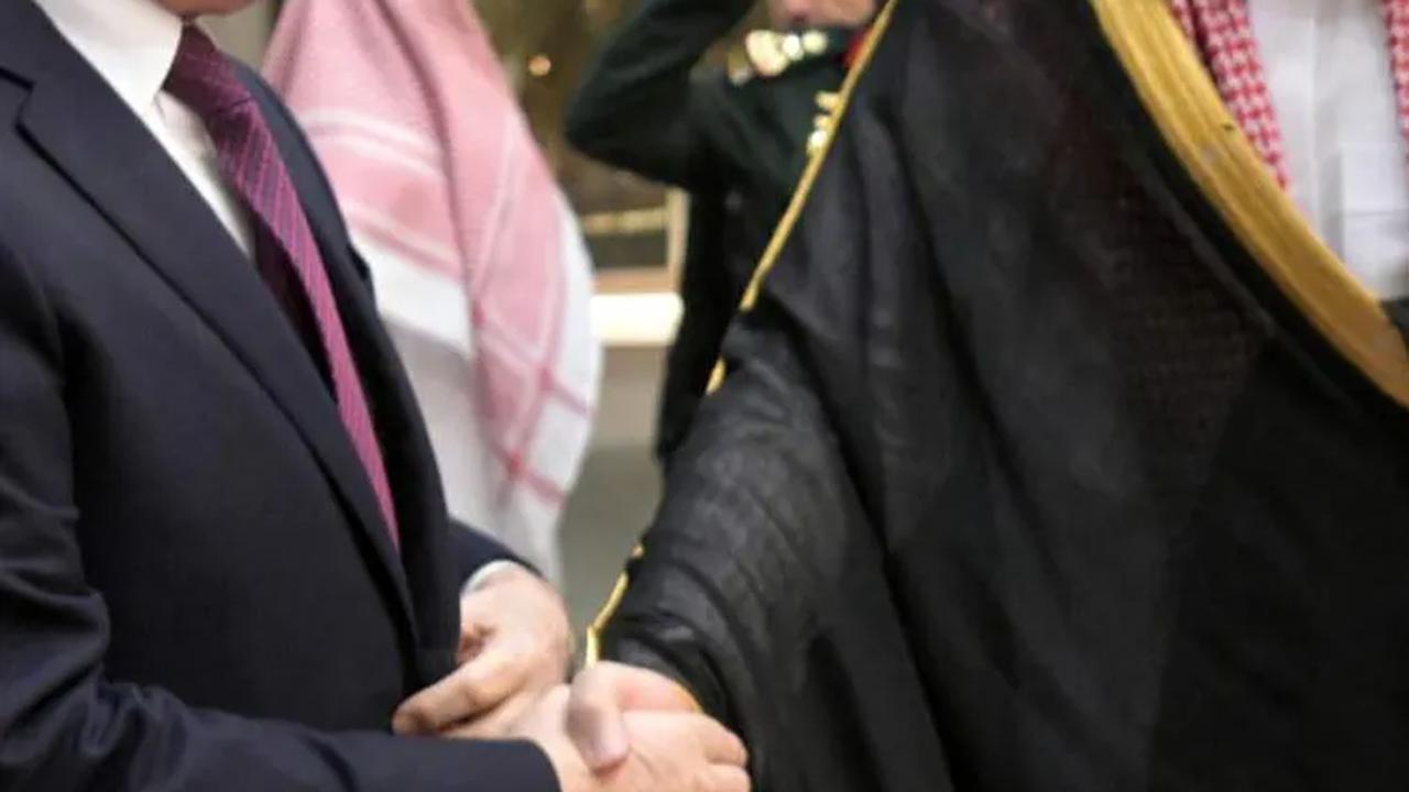 FOTO: Di Tengah Agresi Israel, Putin Kunjungi UEA dan Arab Saudi untuk Temui Pangeran MbS dan Presiden Sheikh MbZ