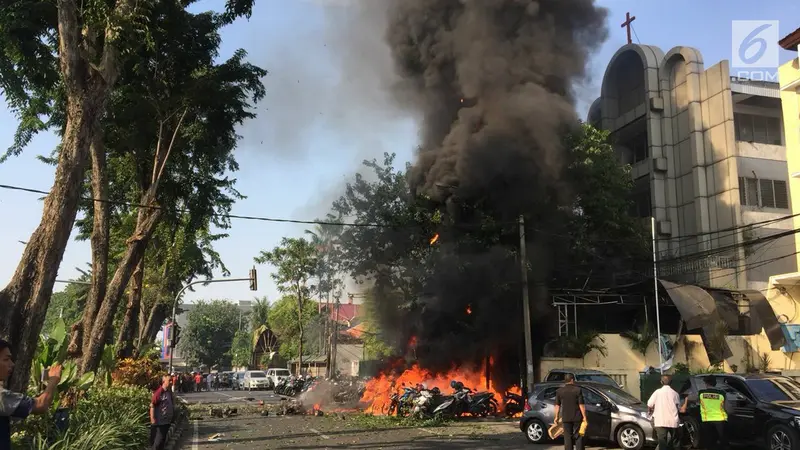 Bom Bunuh Diri Ledakan Gereja di Surabaya