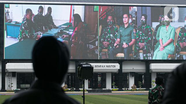 FOTO: Aprilia Manganang Jalani Sidang Perubahan Status Jenis Kelamin