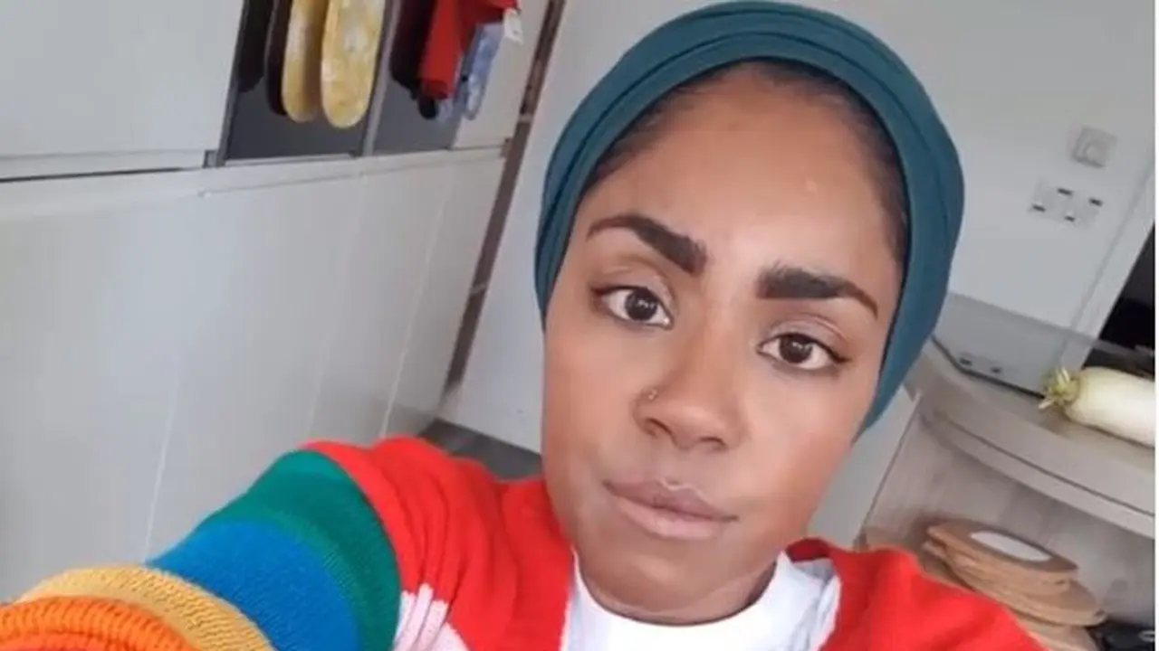 Chef Muslim di Inggris Bertahun-tahun Alami Perlakuan Rasis Usai Buat Pastel Isi Apel