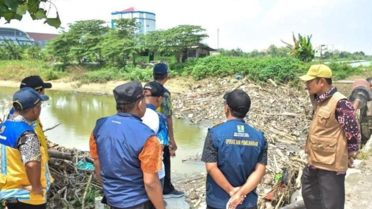 Pemkab Lamongan Perkuat Tanggul Kali Plalangan, Optimalkan Pengendalian Banjir Lamongan