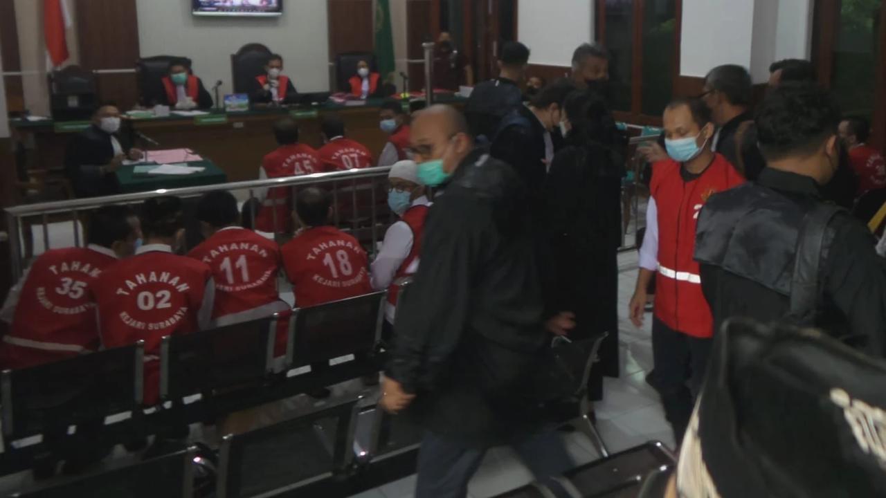 25 Terdakwa Pesta Gay Siwalan Party
