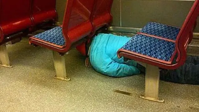 9 Kelakuan Bapak-Bapak saat Tidur di Transportasi Umum Ini Bikin Ngakak
