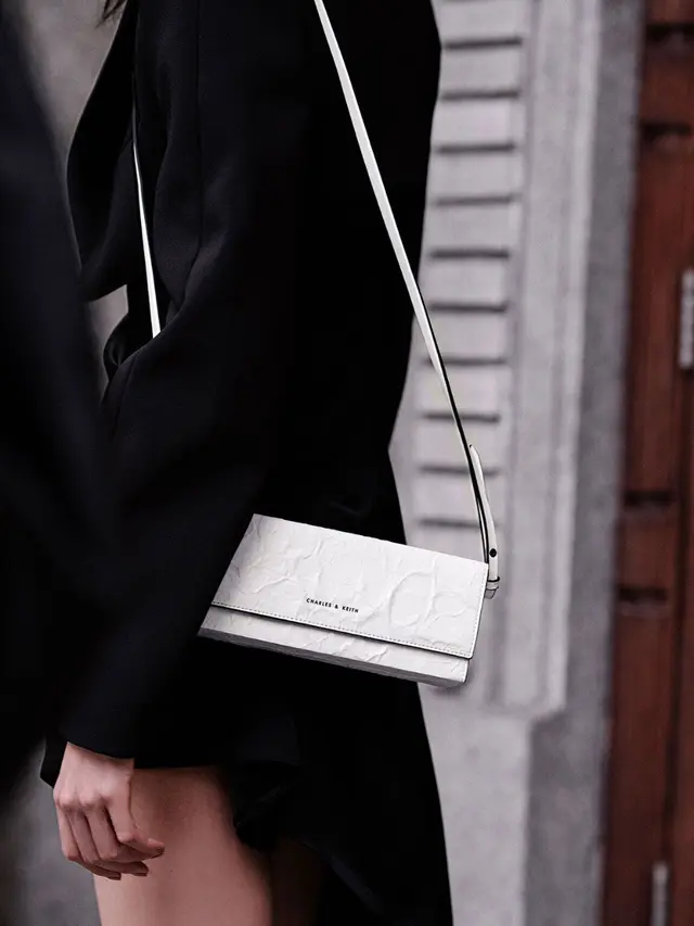 Koleksi Tas dan Sepatu Charles & Keith