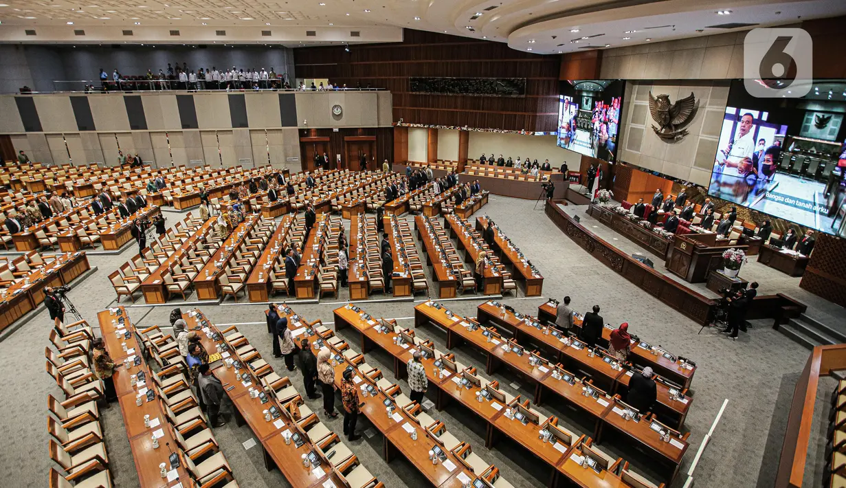 Puan menyatakan, berdasarkan laporan Komisi IX terdapat enam fraksi, Fraksi PDI Perjuangan, Fraksi Partai Golkar, Fraksi Partai GErindra, Fraksi PKB, Fraksi PAN, dan Fraksi PPP yang menyatakan menyetujui. Sementara PKS dan Demokrat menolak. (Liputan6.com/Faizal Fanani)