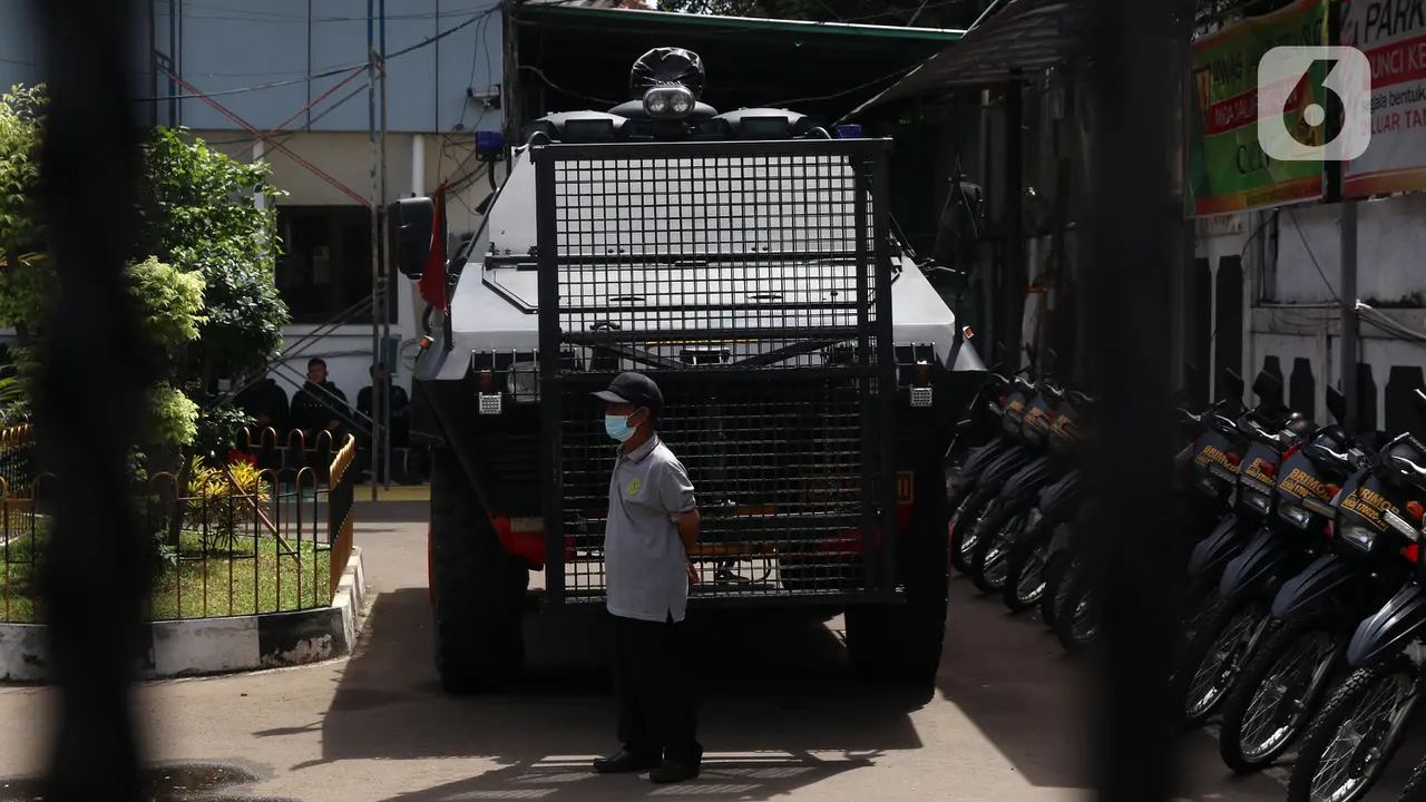 FOTO: Sidang Praperadilan Rizieq Shihab, Ratusan Polisi Amankan PN Jakarta Selatan