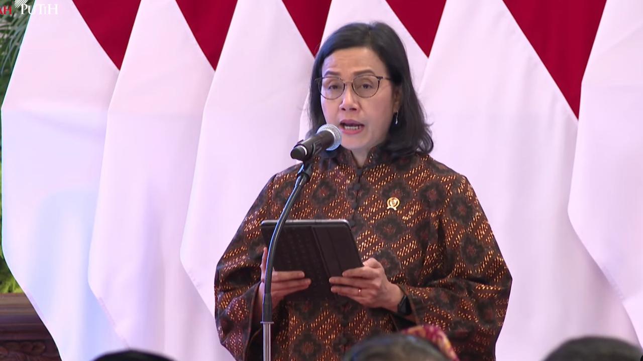 Susun Aturan Baru PPN 12 Persen Hanya untuk Barang Mewah, Sri Mulyani Tahun Baruan di Kantor