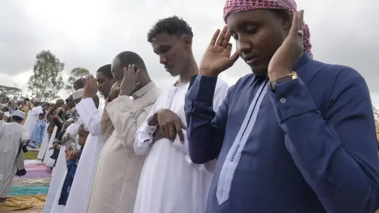 Sholat Idul Adha Jatuh Hari Jumat, Apakah Wajib Tetap Jumatan?