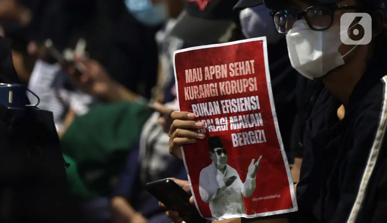 Unjuk rasa bertema Indonesia Gelap dilakukan secara maraton di sejumlah daerah, termasuk Jakarta, sejak Senin (17/2/2025). (Liputan6.com/Helmi Fithriansyah)