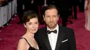 Ewan McGregor sendiri meninggalkan istrinya untuk seorang aktis, Mary Winstead. (The Cheat Sheet)