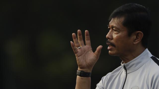 Pelatih Timnas Indonesia U-22, Indra Sjafri. (Bola.com/Vitalis Yogi Trisna)
