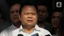 Usai menjalani pemeriksaan oleh penyidik KPK, Ronny F Sompie mengaku dicecar 22 pertanyaan. (Liputan6.com/Herman Zakharia)