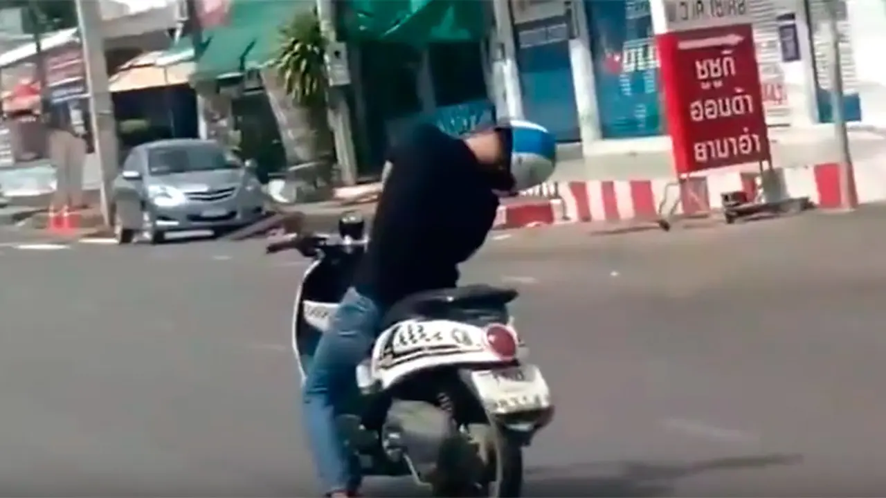 Horor Pemotor 'Zombie' di Jalanan Thailand