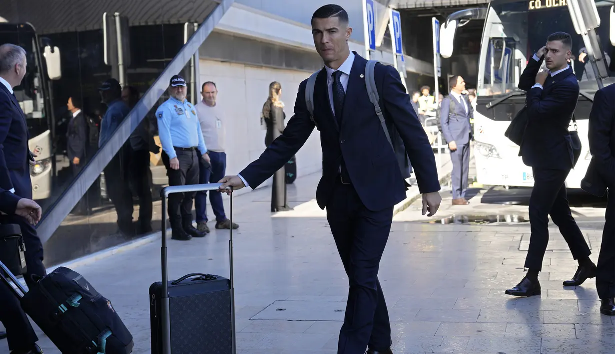 Cristiano Ronaldo dan pemain Timnas Portugal lainnya dijadwalkan hari ini, Jumat (18/11/2022) untuk bertolak ke Qatar untuk mengikuti turnamen Piala Dunia 2022. (AP Photo/Armando Franca)