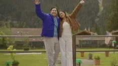 Musisi Ear Sun menggandeng Azizah Salsha sebagai model video klip-nya. Dirilis dalam bentuk music video, pengambilan gambarnya dilakukan di tiga negara di Eropa, yaitu Swiss, Austria, dan Italia. Dan dikerjakan selama total sepuluh hari. (Liputan6.com/IG/@earsun.music)