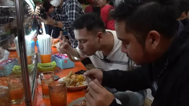 Raffi Ahmad makan di warteg (YouTube/Rans Entertainment)