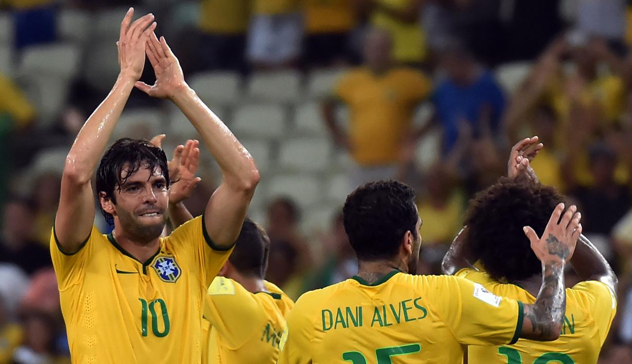 Bintang asal Brasil, Ricardo Kaka (kiri) memutuskan pensiun dari sepak bola pada 15 Oktober 2017 saat berusia 35 tahun. Klub terakhir Kaka sebelum pensiun adalah Orlando City SC. (AFP/Nelson Almeida)