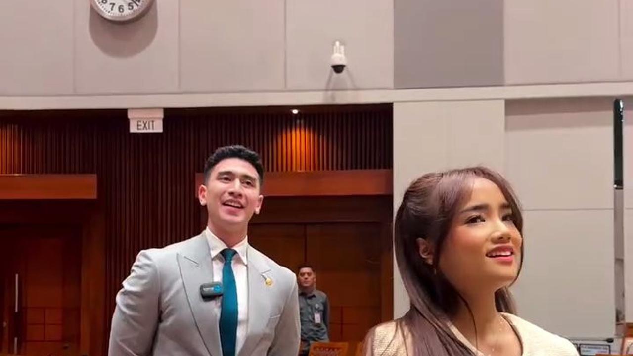 Tampilannya Disorot, Begini Momen Fuji Diajak Verrell Bramasta Keliling Gedung DPR