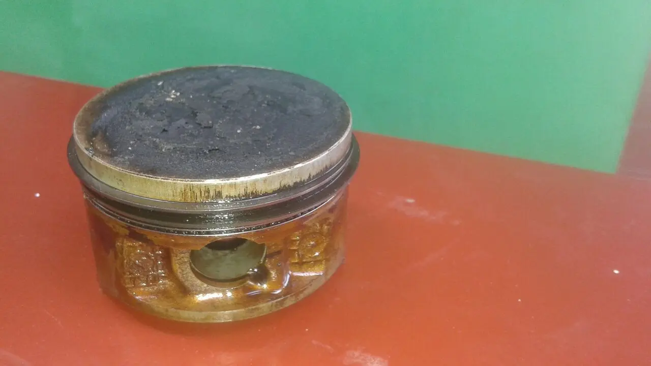 Piston