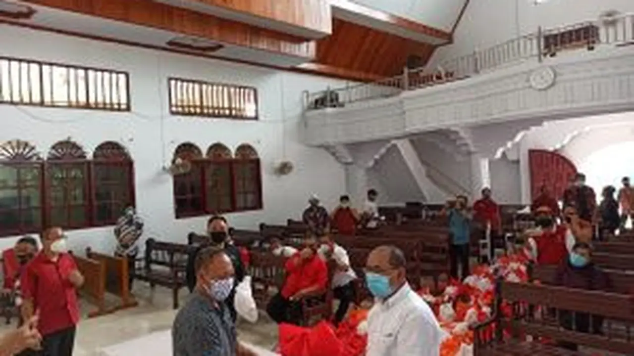 Bantuan berupa bahan pokok yang disalurkan Pemprov Sulut untuk membantu warga.