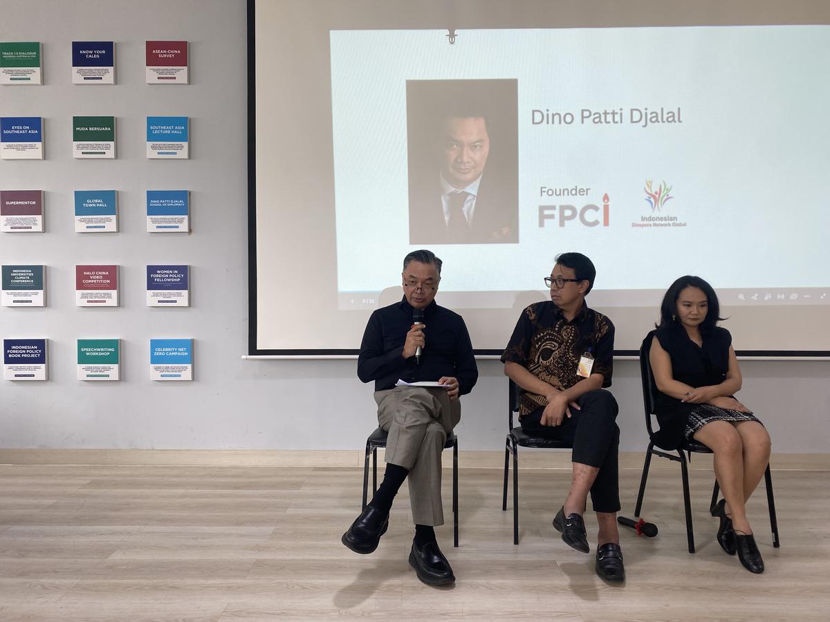 Dino Patti Djalal dalam konferensi pers dan peluncuran Indonesian Horror Film Festival Melbourne 2026 (IHFFM 2026) di Jakarta, Kamis (17/9/2026). (Liputan6.com/Nola Vemiliana)