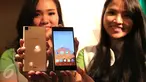Model menunjukan smartphone Infinix Zero 3 saat peluncuran perdana di Jakarta, Senin (29/2/2016). Infinix Zero 3 menyajikan teknologi yang dipadu dengan konsep fotografi propesional. (Liputan6.com/Angga Yuniar)
