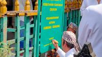 Kasultanan Kanoman Cirebon meresmikan sekretariat 2 di kawasan Komplek makam Sunan Gunung Jati dalam upaya membuat nyaman para peziarah maupun keluarga besar kasultanan Cirebon. (Liputan6.com/ Panji Prayitno)