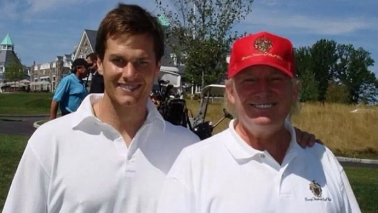 Donald Trump bermain golf bersama Tom Brady