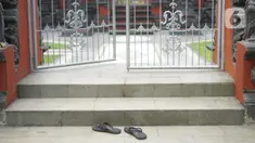 Suasana Pura Widya Dharma yang sepi di kawasan Cibubur, Jakarta Timur, Selasa (24/3/2020). Pembatasan aktivitas menjelang Hari Raya Nyepi tahun baru Saka 1942 dilakukan sesuai dengan imbauan pemerintah untuk antisipasi penyebaran virus corona Covid-19. (Liputan6.com/Immanuel Antonius)