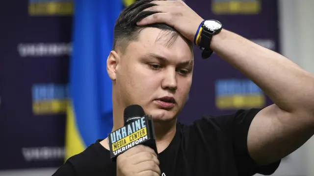 Maxim/Maksim Kuzminov, pilot Rusia yang membelot ke Ukraina. (File AP)