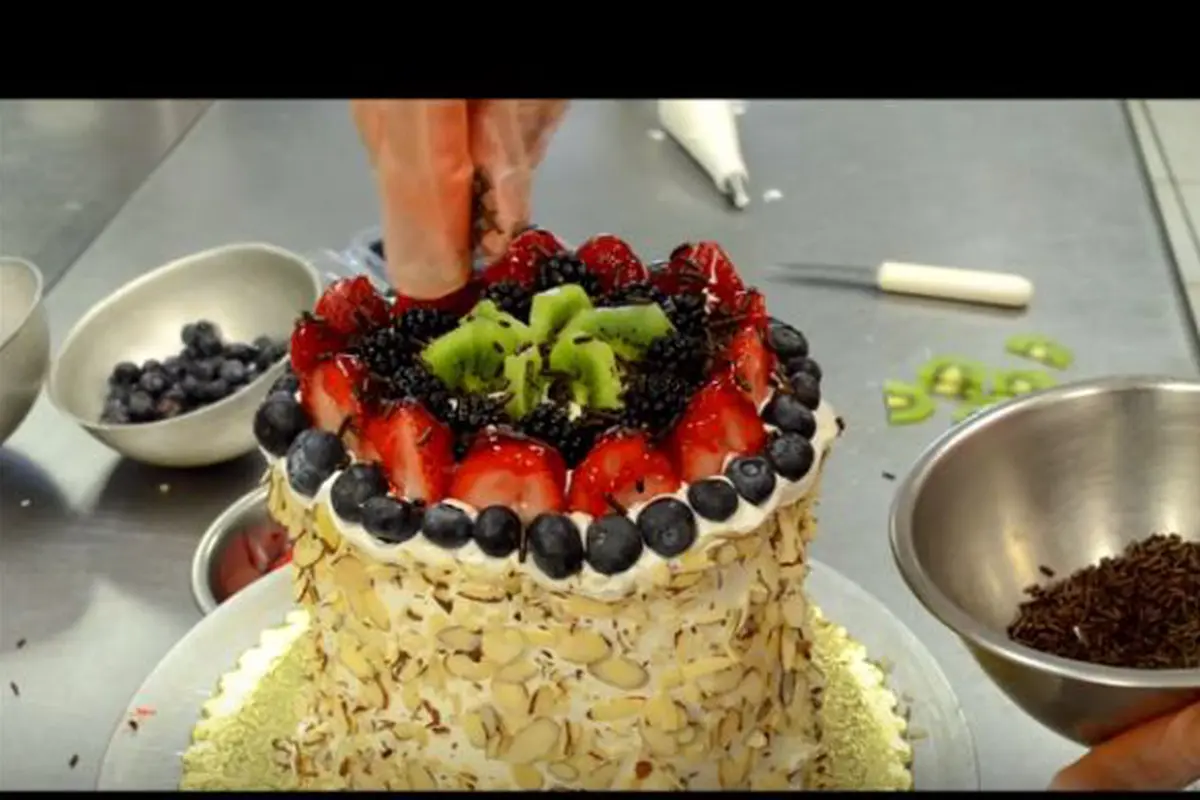 Cake Semangka Bikin Ultahmu Semarak Walau Duit Sekarat