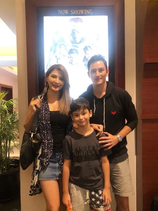 6 Momen Kompak Tamara Bleszynski dan Mike Lewis Asuh Anak Meski Sudah Cerai