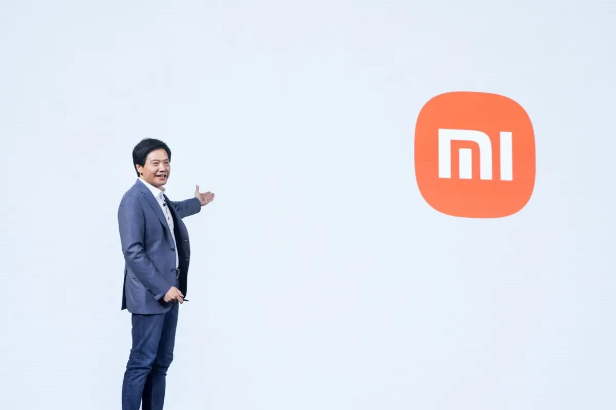 CEO Xiaomi dan logo baru perusahaan