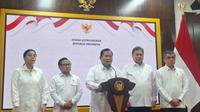 Presiden Prabowo Subianto mengumumkan kenaikan Upah Minimum Nasional tahun 2025. (Liputan6.com/Lizsa Egeham)