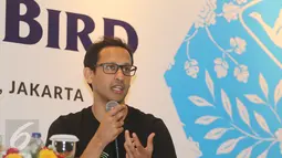 CEO GO-JEK Indonesia ,Nadiem Makarim saat memberikan sambutan pada acara Kolaborasi Blue BIrd dan GO-JEK di Jakarta, Kamis (30/03). Blue Bird dan GO-JEK meluncurkan layanan Go-BlueBird. (Liputan6.com/Fery Pradolo)
