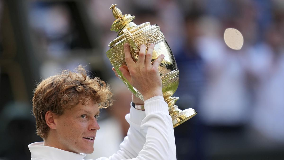 Final Wimbledon 2025: Jannik Sinner Kalahkan Carlos Alcaraz, Rebut Gelar Pertama