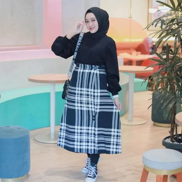 Beauty Vlogger Seviq Kenalkan Tren Outfit Hijab 2020