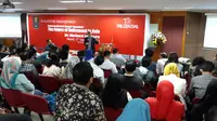 Direktur Global Aging Institute (GIA), Richard Jackson, memberikan kuliah umum di Kampus Management Magister Universitas Indonesia (Foto: Pebrianto Eko/Liputan6.com).
