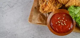 teknik double frying bukan sekadar menggoreng ulang, melainkan proses yang dirancang untuk menghasilkan tekstur yang lebih maksimal. (Foto/dok: Freepik/jcomp)
