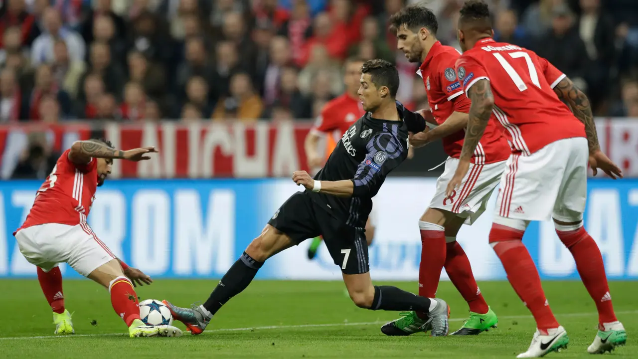 20170412-Ronaldo Bawa Real Madrid Tundukkan Bayern Muenchen-AP