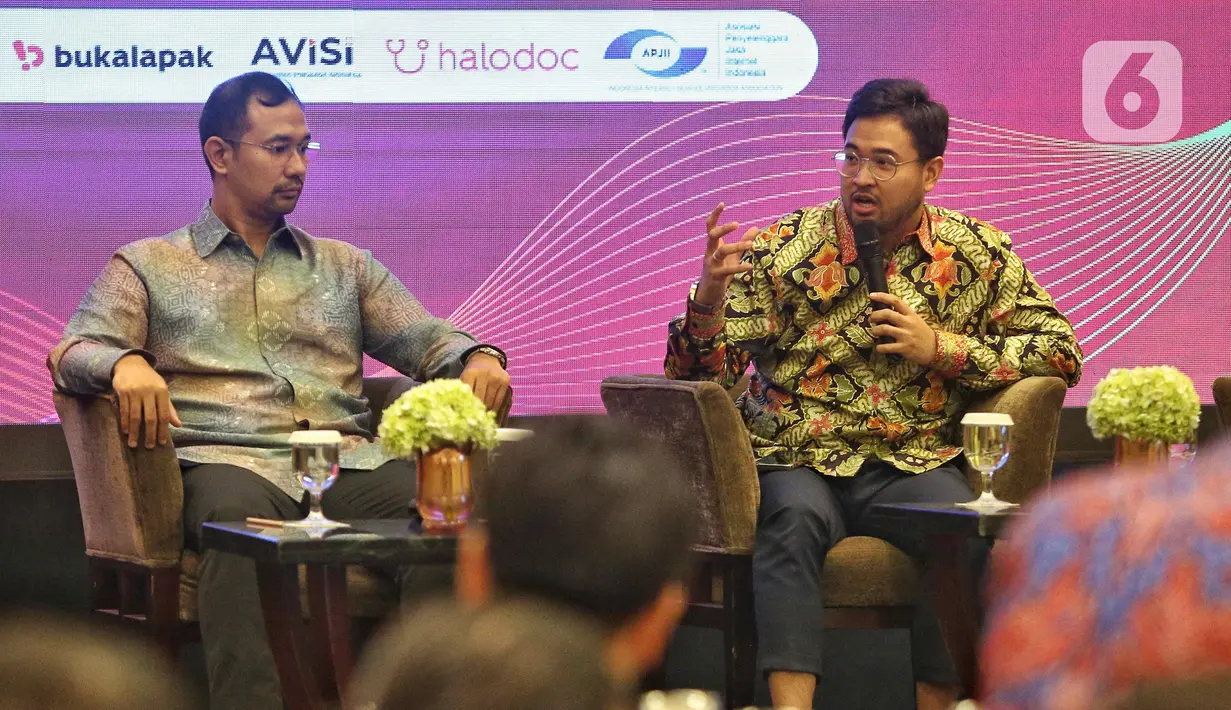 Sementara itu, Ketua Bidang Hubungan Pemerintah Asosiasi Video Streaming Indonesia (AVISI), Hafil Naufal Rahman mengatakan berkembangnya infrastruktur digital merupakan salah satu kunci dari perkembangan industri over the top (OTT) Video Streaming di Indonesia. Hal ini bisa dilihat dari semakin berkembangnya model bisnis dari masing-masing penyedia layanan. (Liputan6.com/Angga Yuniar)