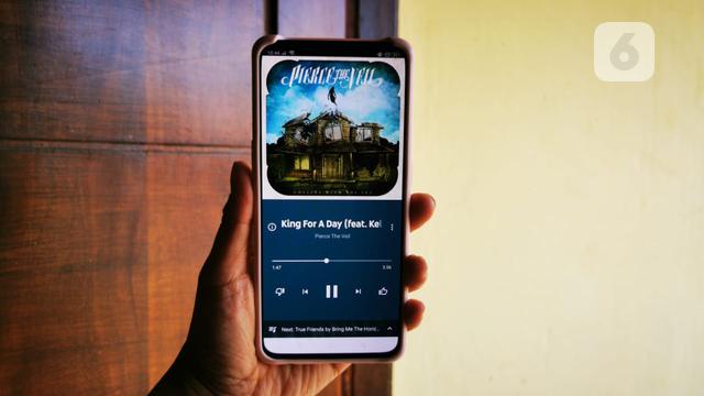 Tampilan YouTube Music ketika memutar audio