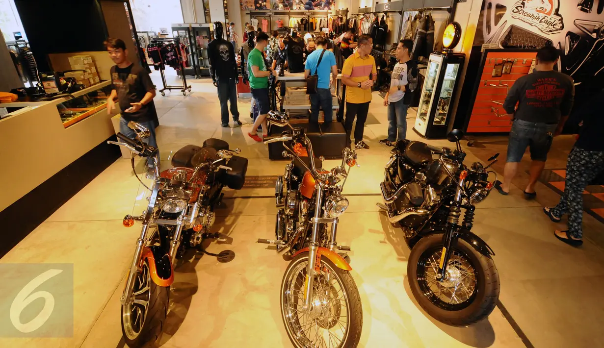 Suasana showroom PT Mabua Motor Indonesia di kawasan Pondok Pinang, Jakarta, Kamis (11/2/2016). Meski menghentikan keagenan, PT Mabua Motor Indonesia berkomitmen tetap memberikan layanan purna jual, suku cadang, dll. (Liputan6.com/Helmi Fithriansyah)