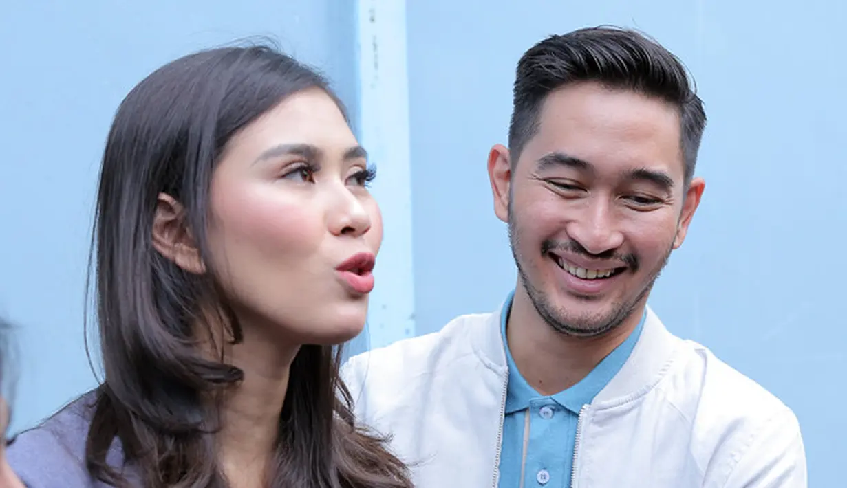 Bicara soal mantan, sebelum menjalin kasih dengan Jeje Govinda, Syahnaz pernah dikabarkan dekat dengan Billy Syahputra, adik dari mendiang Olga Syahputra. Sedangkan Jeje, kabarnya pernah berpacaran dengan Nuri Maulida. (Deki Prayoga/Bintang.com)