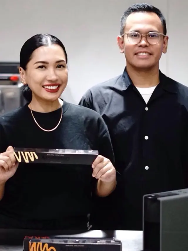 Dewi Utari dan Suami