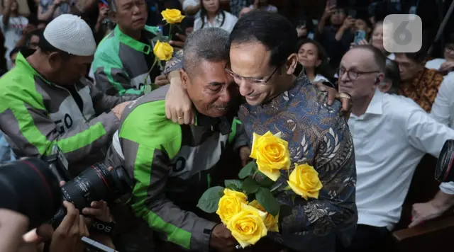 Makna Mawar Kuning di Sidang Nadiem