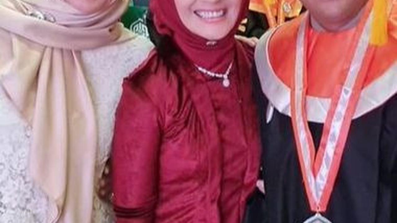 Lulus Bareng David Chalik